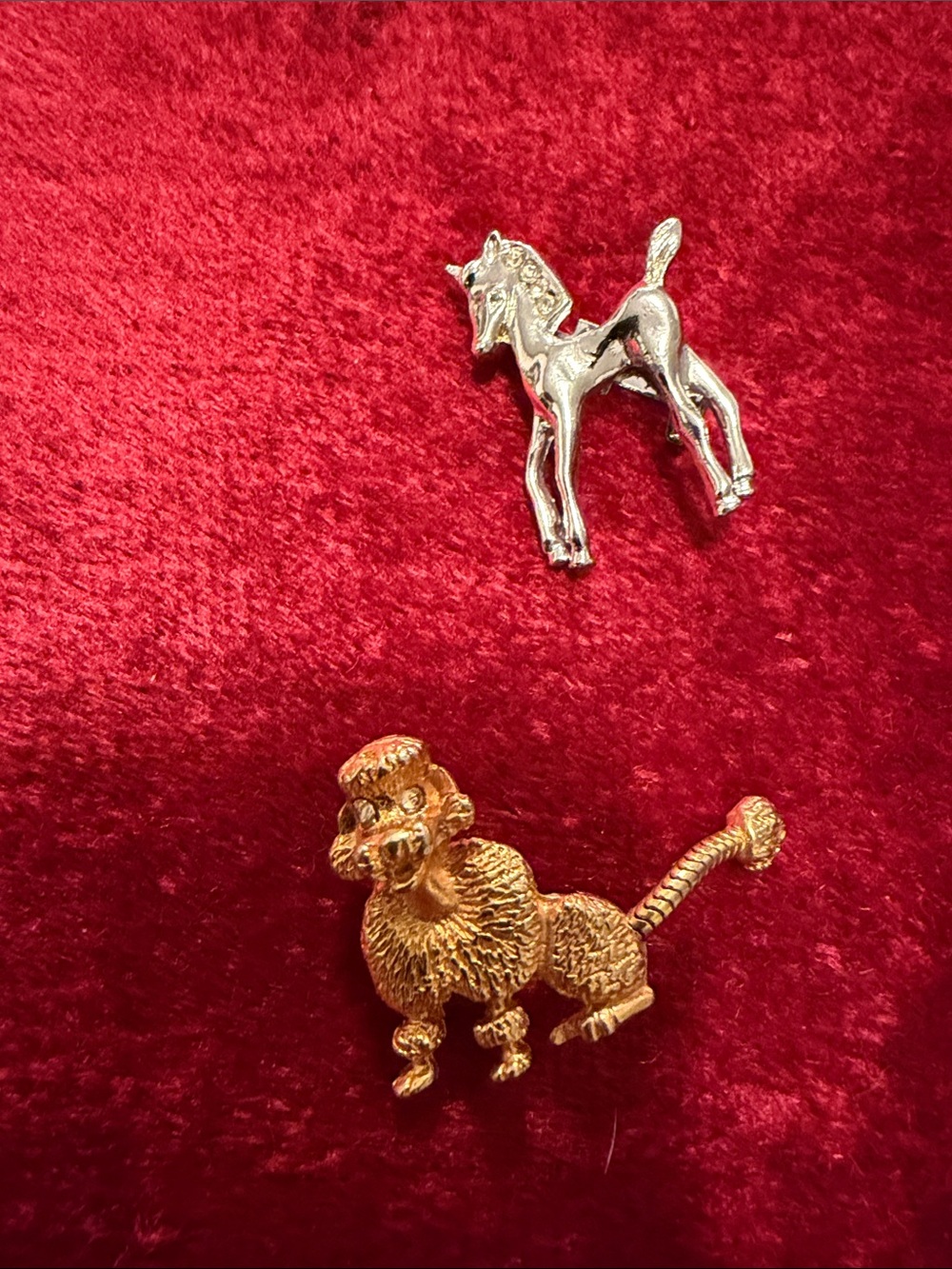 Vintage Gold-tone poodle & silver tone Horse Pin set of 2 excellent condition